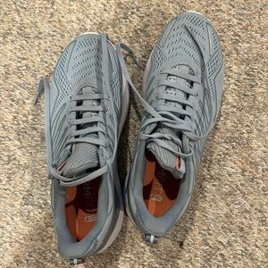 Saucony Endorphin shift women’s sz 9M running shoes